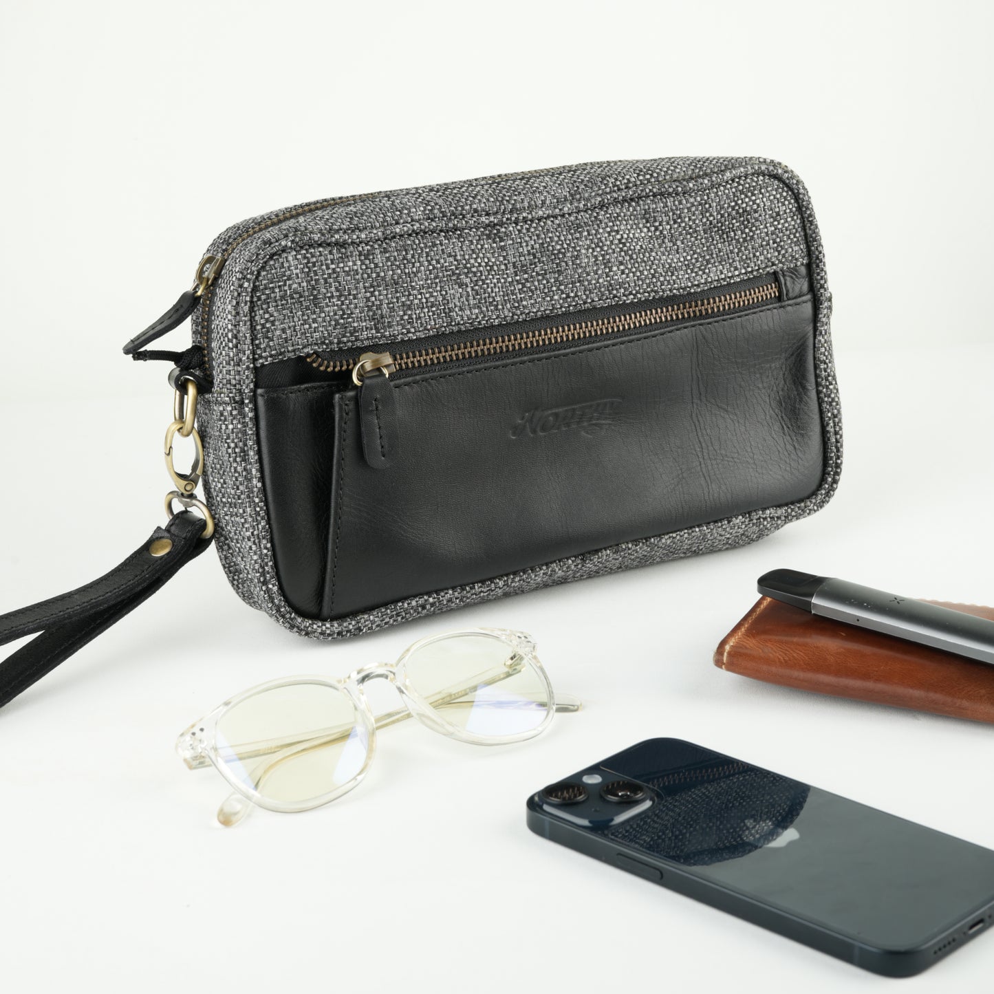Clutch Leather x Canvas