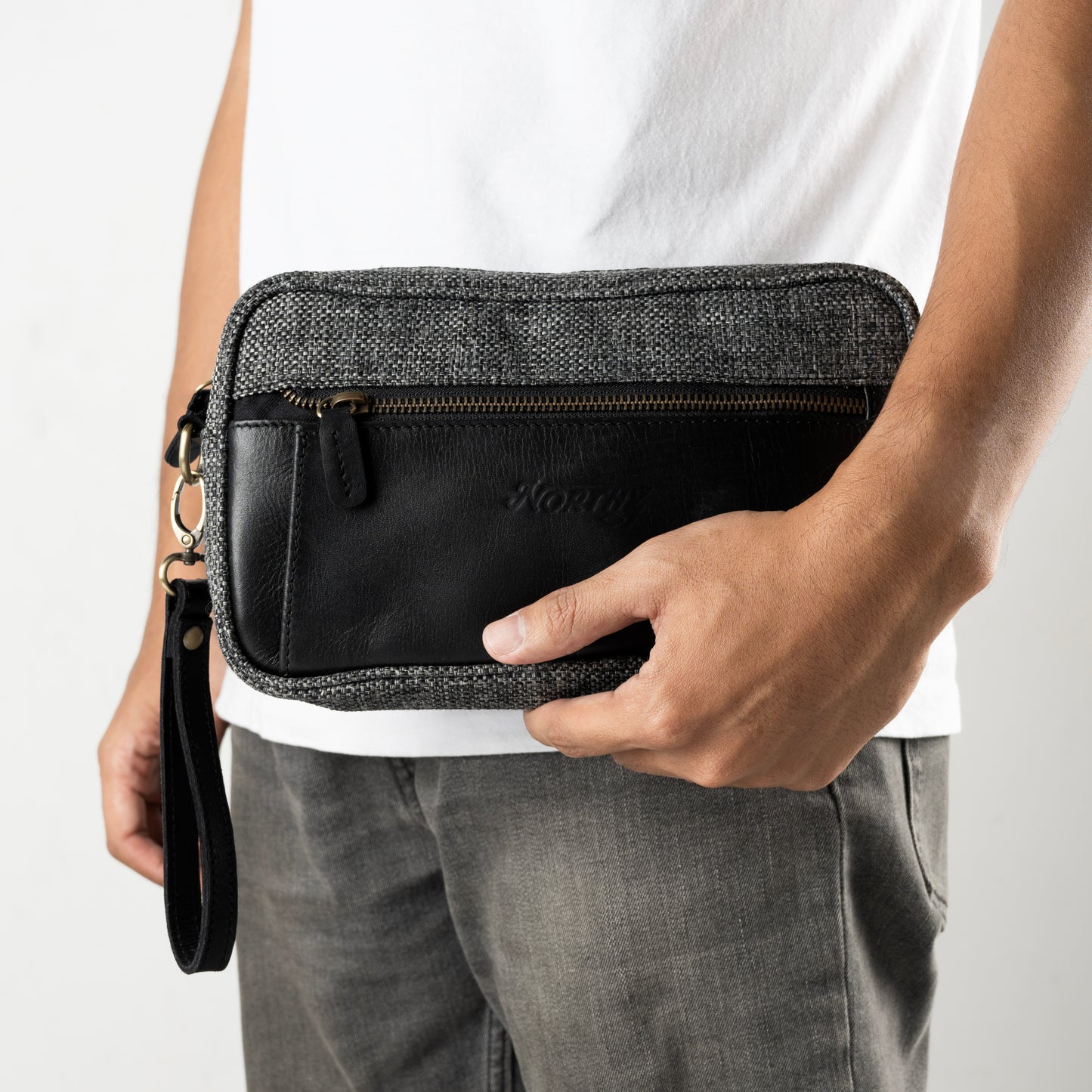 Clutch Leather x Canvas