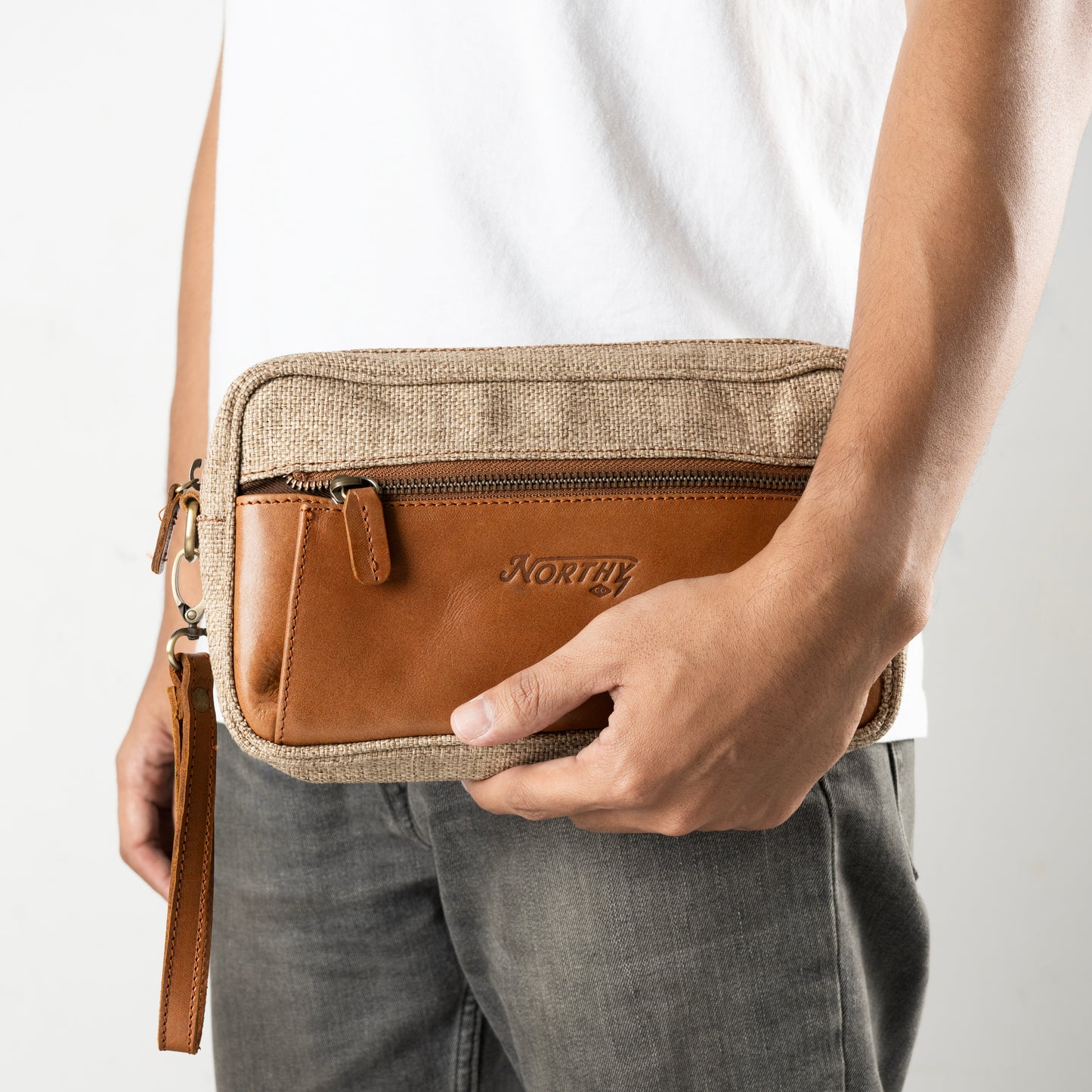 Clutch Leather x Canvas