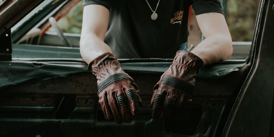 Kenapa Sarung Tangan Kulit Lebih Awet Dibandingkan Bahan Sintetis?